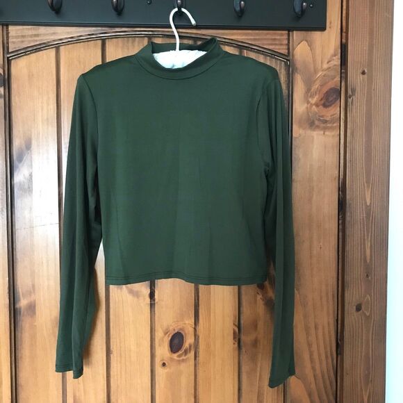 Live In The Moment Small Long Sleeve Crop top Army Green Soft Mock Neck EUC! - Picture 1 of 7